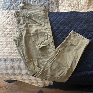Jolt size 8 army green pants-Cotton and spandex